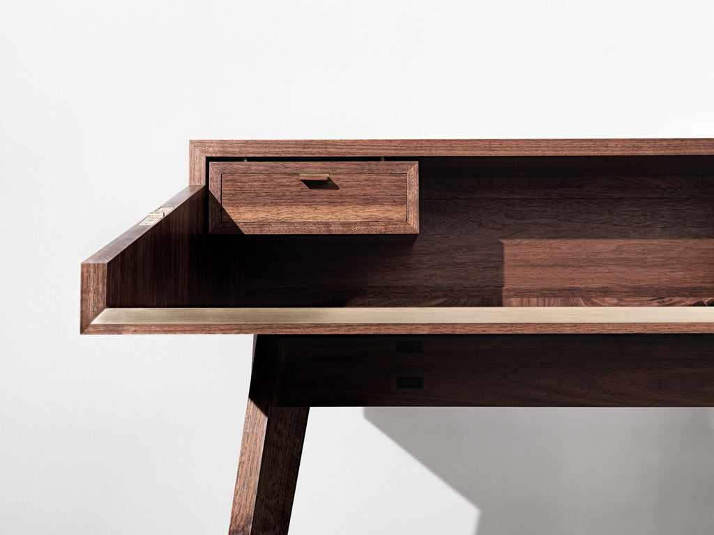 Furniture - Project 0002: Hinged Laptop Desk