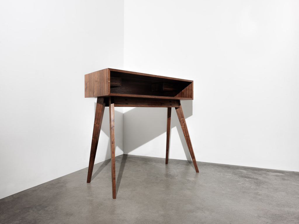 Furniture - Project 0002: Hinged Laptop Desk