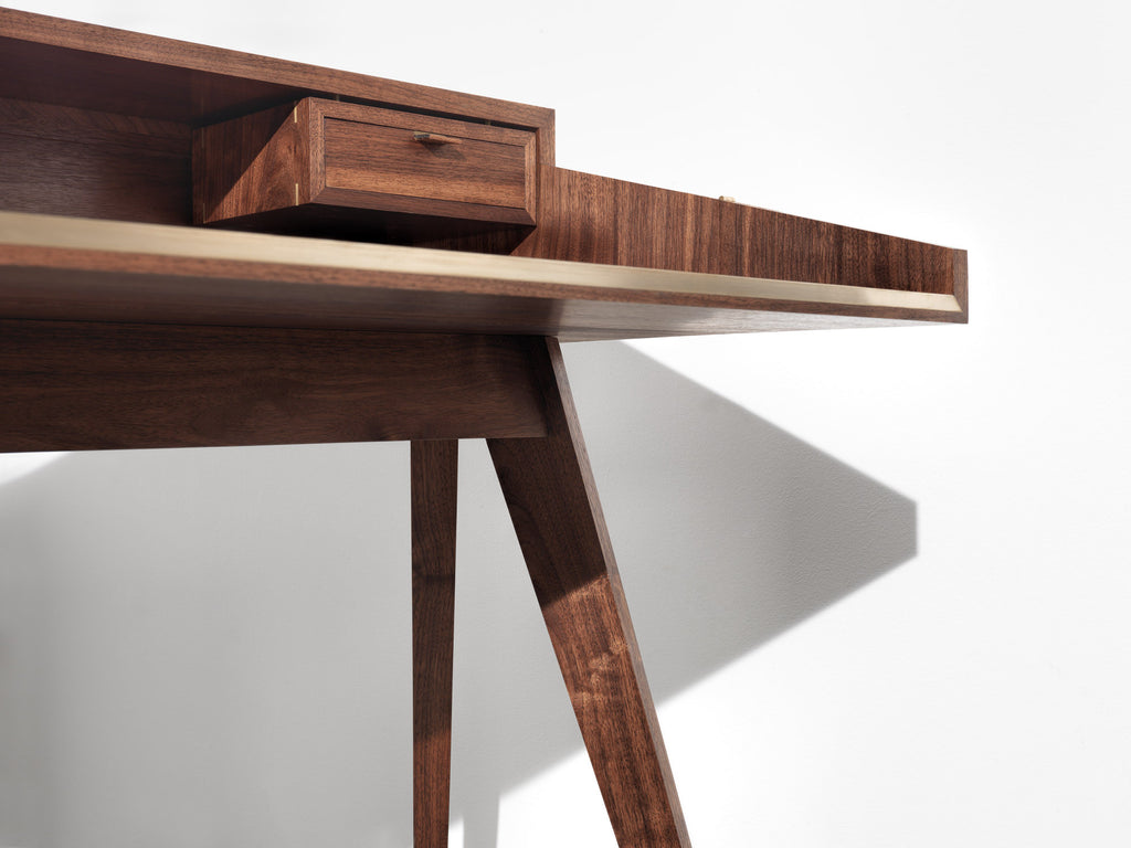 Furniture - Project 0002: Hinged Laptop Desk